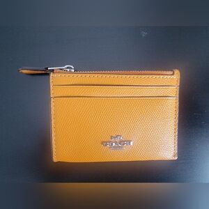 AUTHENTIC NWT COACH CARD CASE
